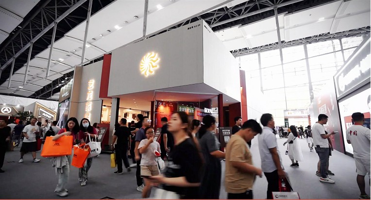 中国建博会（广州） | 人生就是博 (中国)家居发力“轻高定一体化”，开展首日燃爆全。