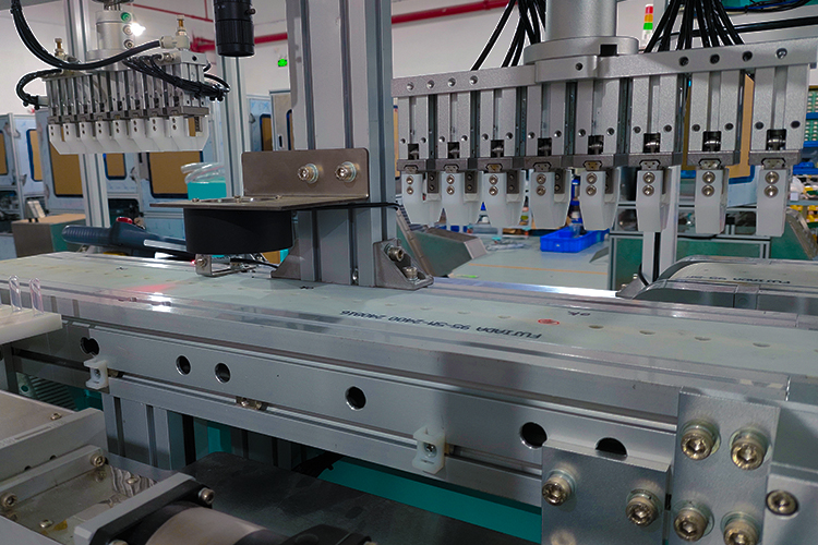 自动化点胶机设备的利用与优势